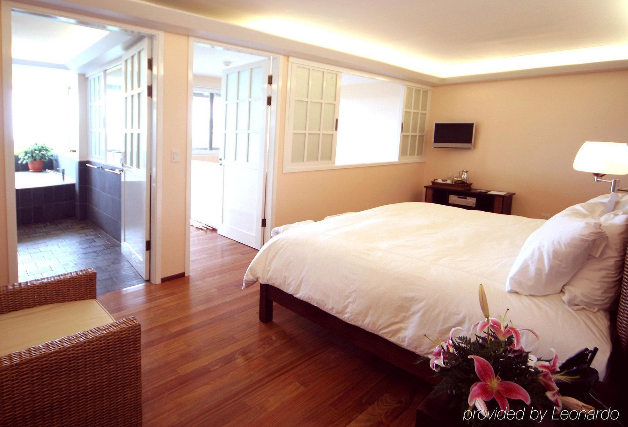 Gaia Hotel & Reserve- Adults Only Manuel Antonio Room photo